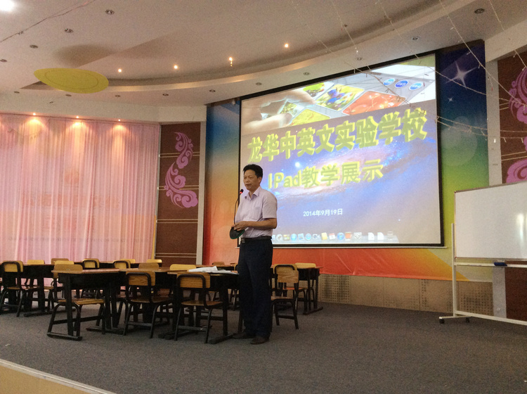 ������У������