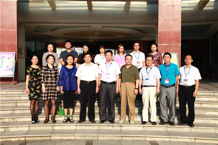 07.ͼΪ������&ldquo;��ɫ��ѧʵ��&rdquo;����ר������ѧУ�ɲ���Ӱ