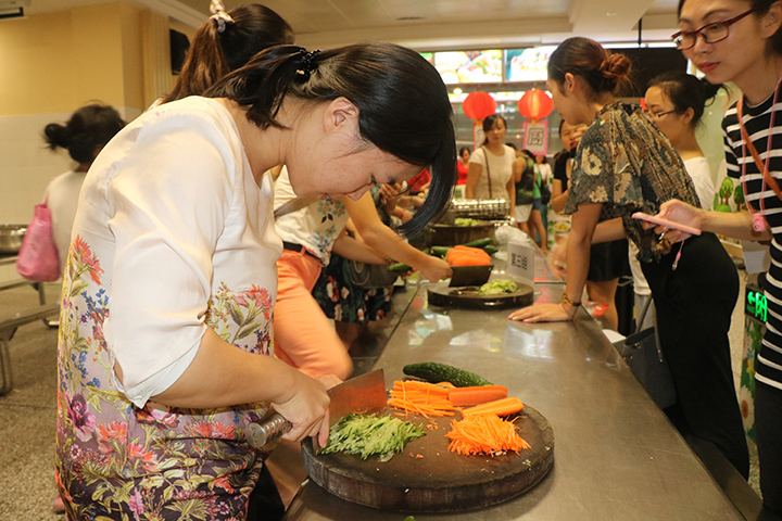 ������Ӣ��ѧУ������ϯ���ս���