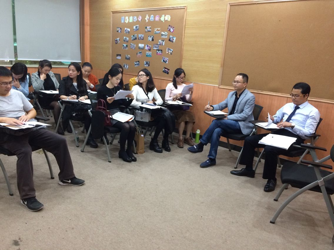 ������Ӣ��ѧУ������ɇСѧ���н���