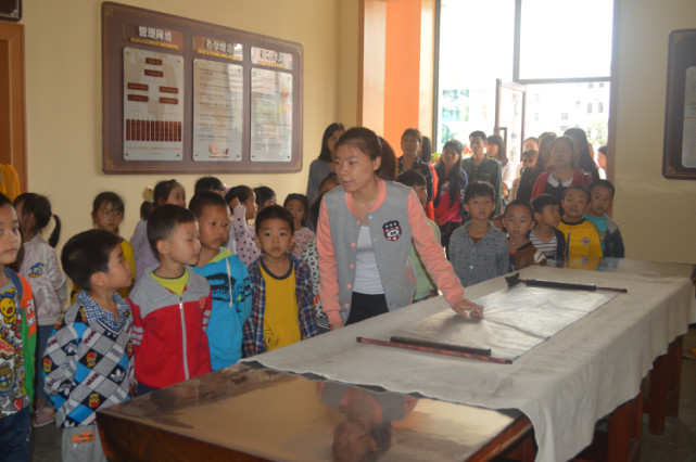 ��С�ν�����Сѧ�˶�