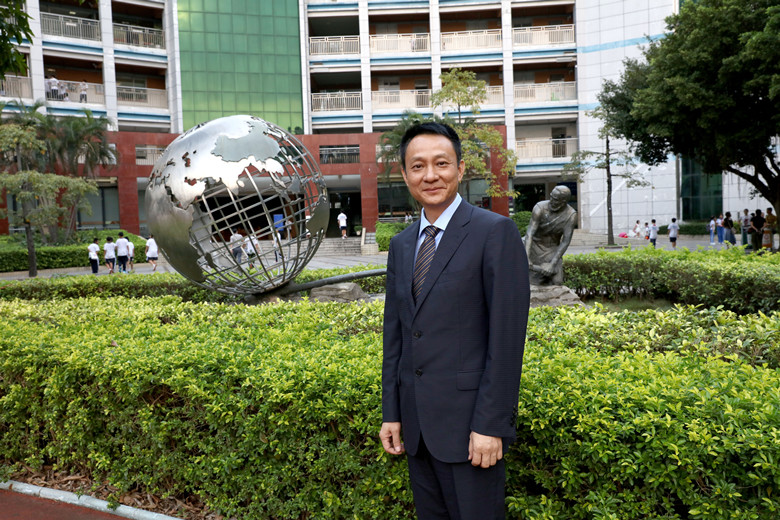 ��ɫ���������ѧУ������·��