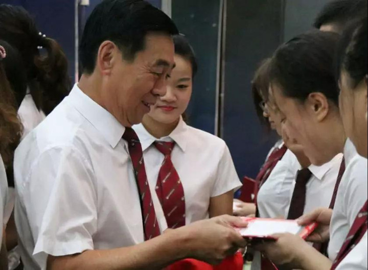 ����Ч�ʸ���������������������Ӣ��ʵ��ѧУ��ѧ�ڿ�ѧ��Ȼ����