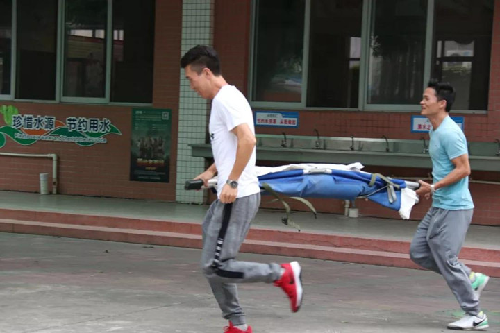 ��չ��������������Ӧ����������������������Ӣ��ʵ��ѧУ���������徲��ɢ����