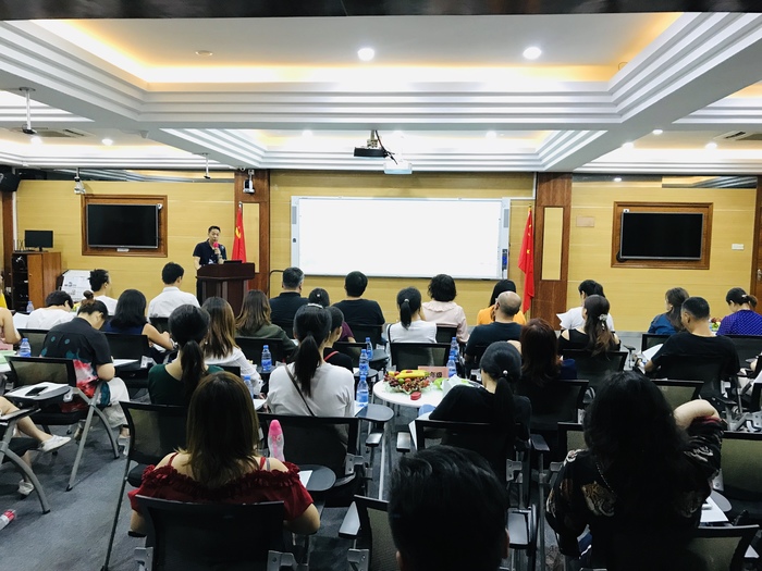 ������������У���� ������Сѧ����ί�ỻ��ѡ��