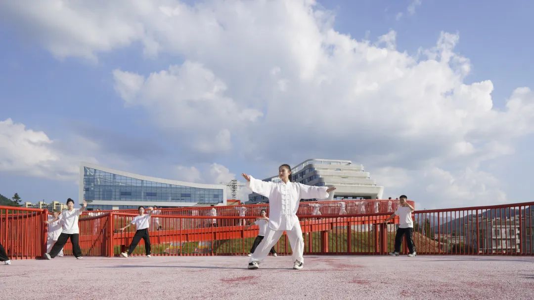 BOB��������Ӫ������Ӫ������̫�����¹ھ�Ƚǧ�����潻��