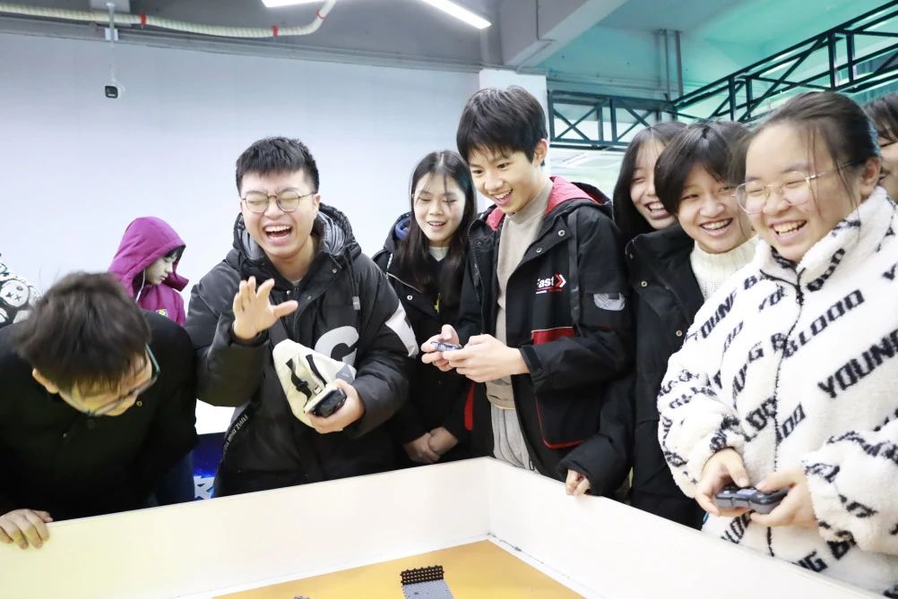 ��ѧ�����BOB������� | ������BOB���ž��׸߼���ѧ����������ѧ֮���˶����ף�